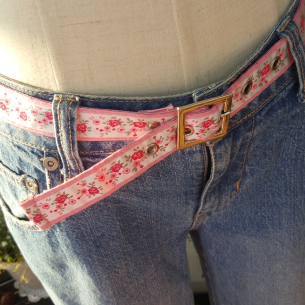 VINTAGE ♡ Absolutely Beautiful Two-Sided Pink Ribbon 'n Floral Sided Belt S